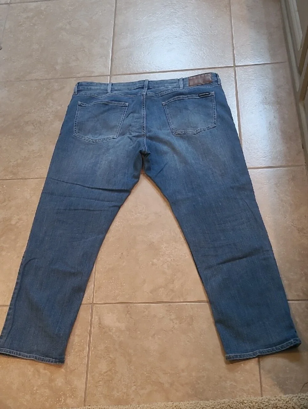 Calvin Klein Jeans Relaxed Fit Denim - Faded Blue. 40 X 32